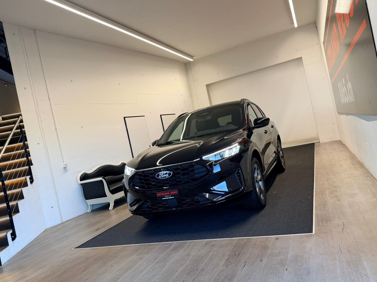 FORD Kuga 2.5 FHEV ST-Line 4WD, Full-Hybrid Petrol/Electric, New car, Automatic - 3