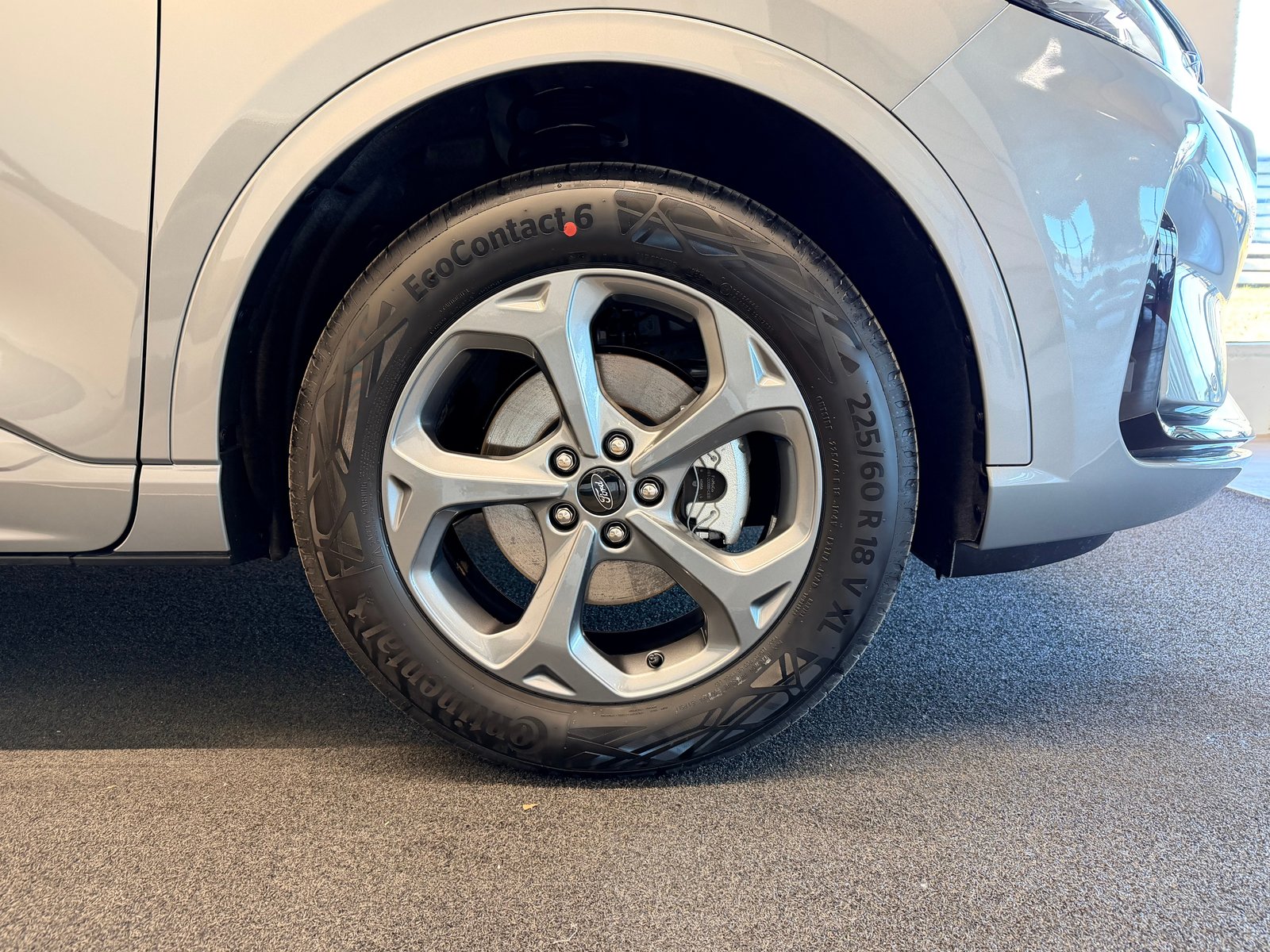 FORD Kuga 2.5 FHEV ST-Line 4WD, Hybride Intégral Essence/Électricité, Voiture nouvelle, Automatique - 6