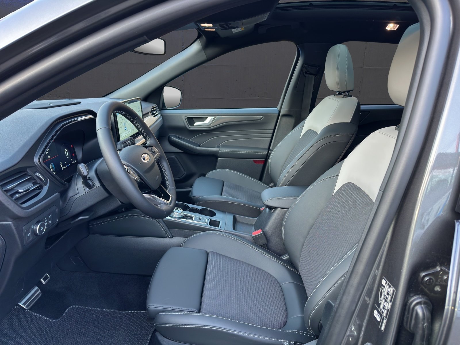 FORD Kuga 2.5i FHEV FULL-HYBRID 183 PS Sound Edition 4x4 AUTOMAT, Full-Hybrid Petrol/Electric, New car, Automatic - 7