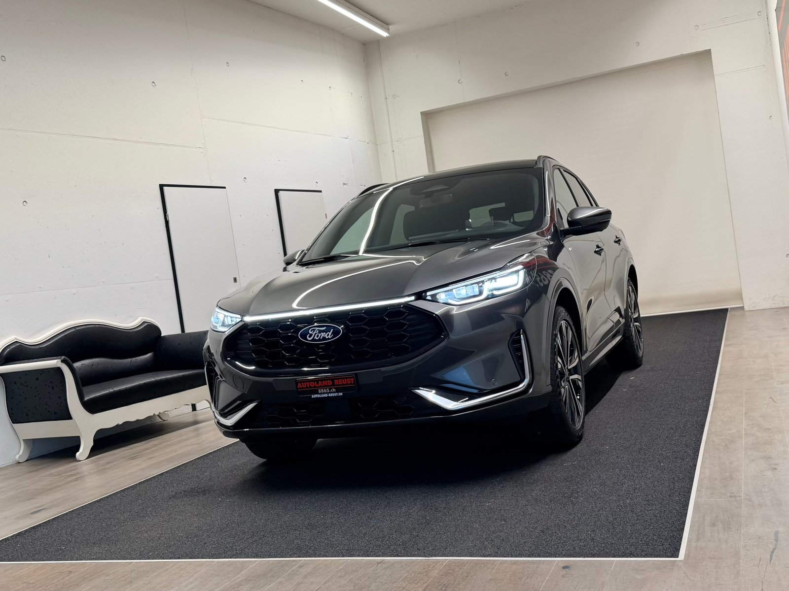 FORD Kuga 2.5 FHEV ST-Line X 4WD, Voll-Hybrid Benzin/Elektro, Neuwagen, Automatik - 3