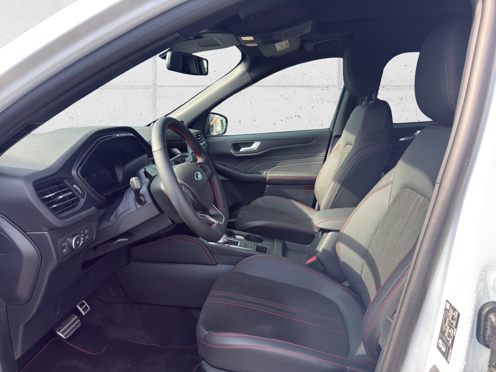 FORD Kuga 2.5 Plug-in Hybrid ST-Line X BlackWhite Ed., Hybride Rechargeable Essence/Électricité, Voiture nouvelle, Automatique - 6