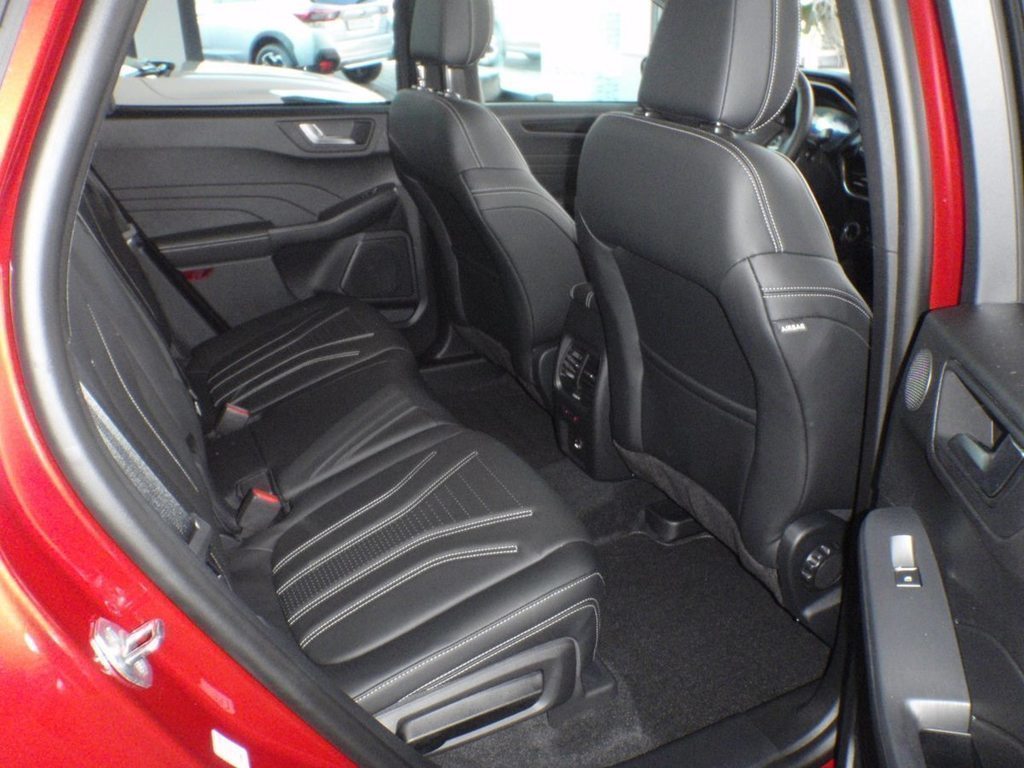 FORD Kuga 2.5 PHEV Vignale 2WD, Plug-in-Hybrid Petrol/Electric, Second hand / Used, Automatic - 6