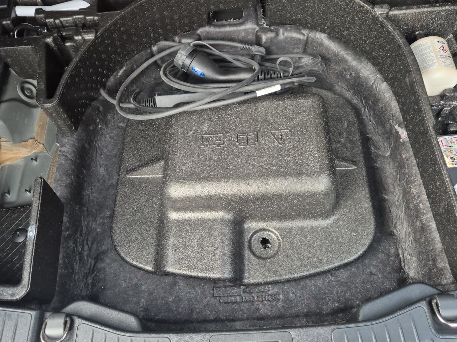 FORD Kuga 2.5 Plug-in Hybrid ST-Line X, Plug-in-Hybrid Petrol/Electric, Second hand / Used, Automatic - 7
