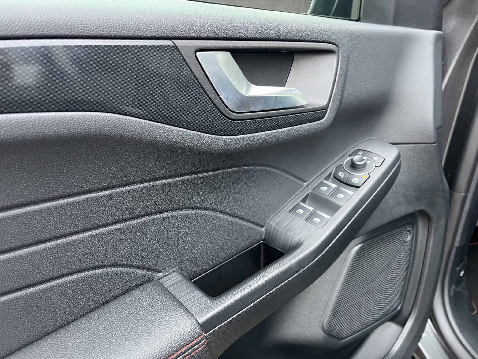 FORD Kuga 2.5 Plug-in Hybrid ST-Line X, Hybride Rechargeable Essence/Électricité, Occasion / Utilisé, Automatique - 7