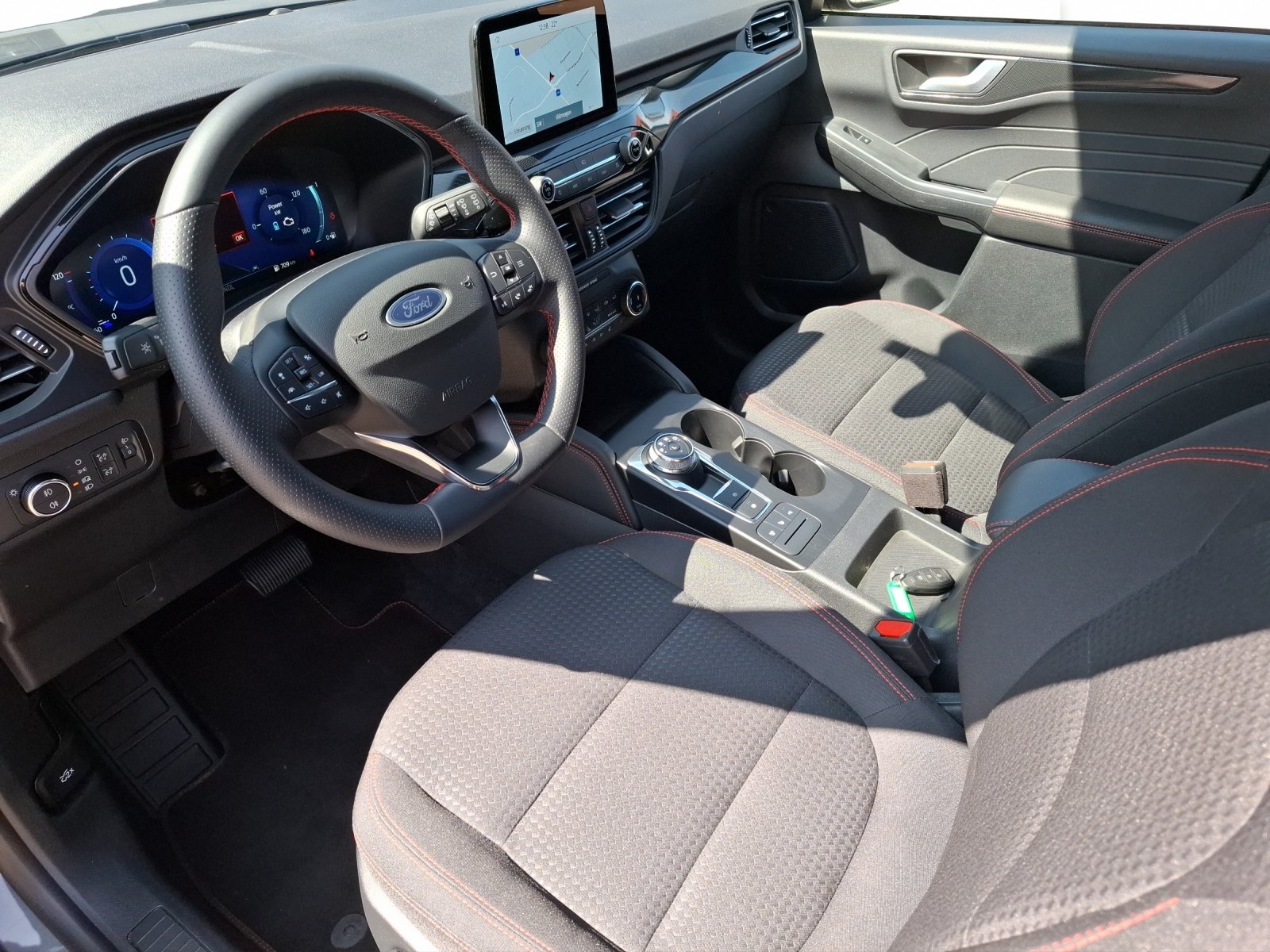 FORD Kuga 2.5 Hybrid ST-Line 4x4, Voll-Hybrid Benzin/Elektro, Occasion / Gebraucht, Automatik - 5