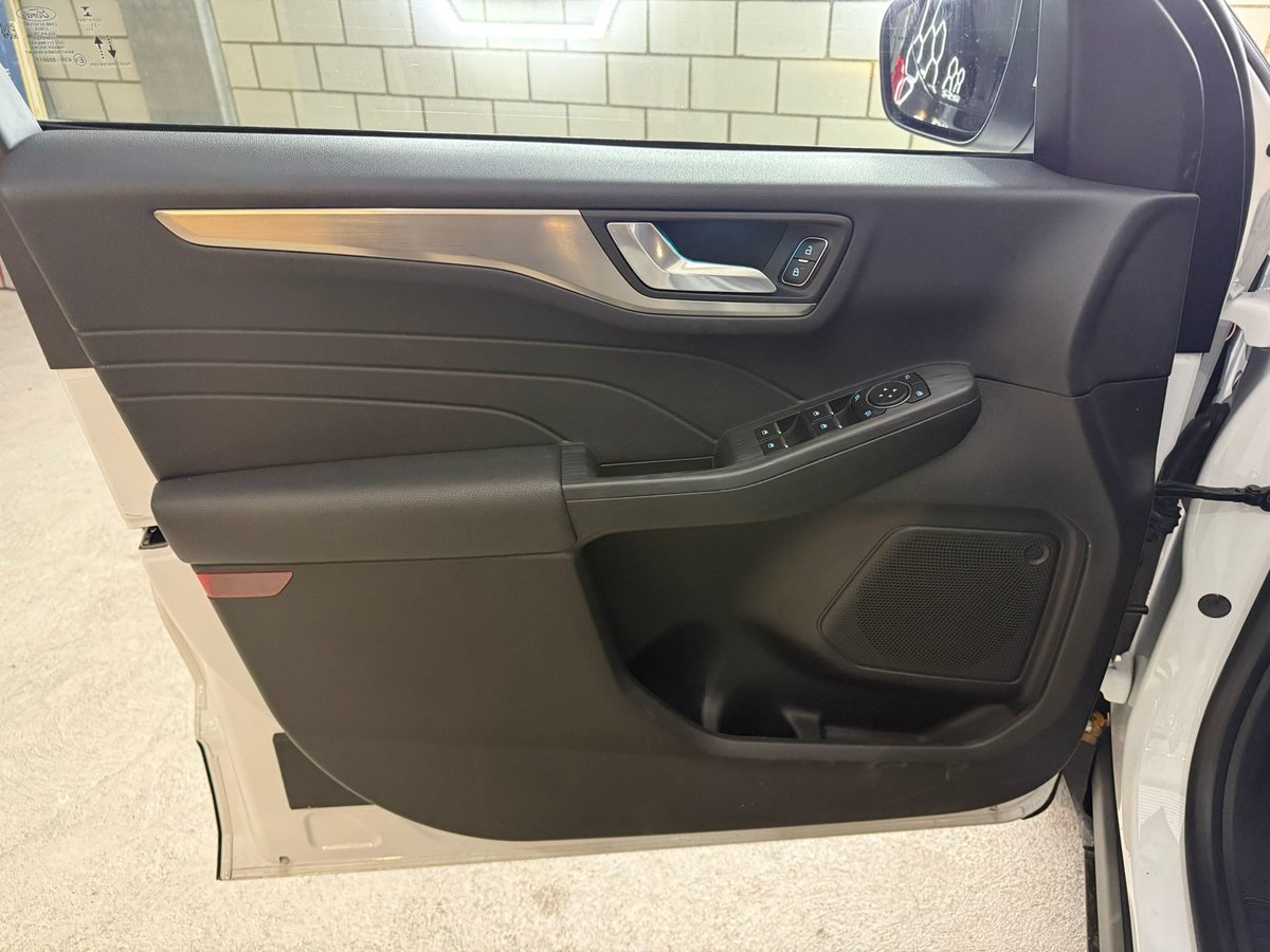 FORD Kuga 2.5 PHEV Titanium 2WD, Plug-in-Hybrid Petrol/Electric, Second hand / Used, Automatic - 6