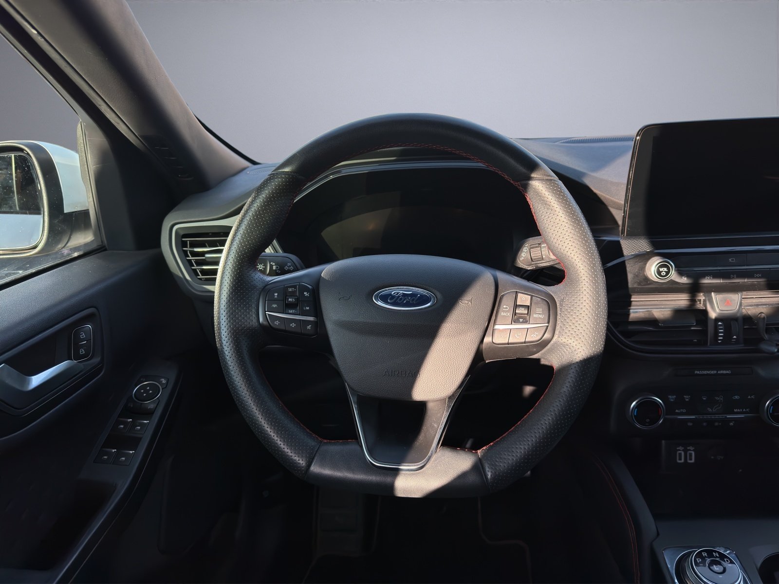 FORD Kuga 2.5 Hybrid ST-Line X 4x4, Full-Hybrid Petrol/Electric, Second hand / Used, Automatic - 6