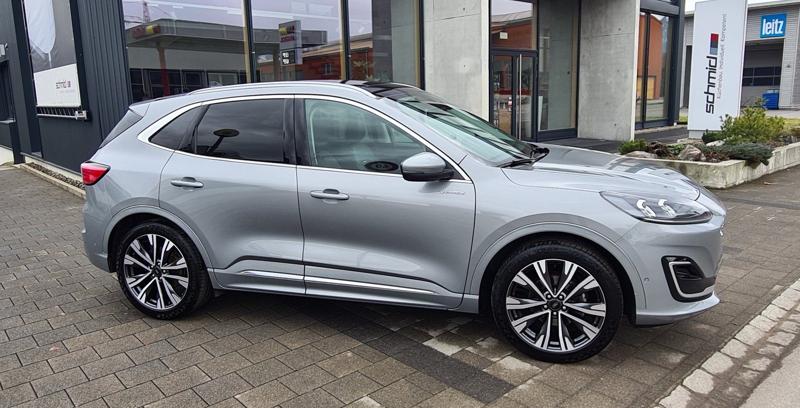 FORD Kuga 2.5 FHEV Vignale 4WD, Full-Hybrid Petrol/Electric, Second hand / Used, Automatic - 3