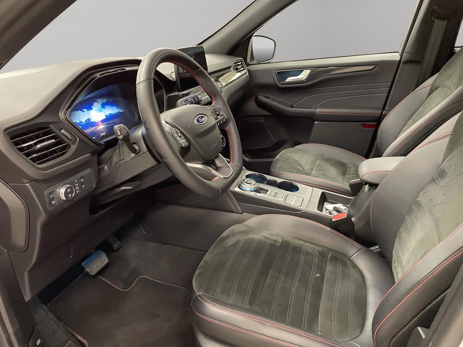 FORD Kuga 2.5 Plug-in Hybrid ST-Line X, Hybride Rechargeable Essence/Électricité, Occasion / Utilisé, Automatique - 3