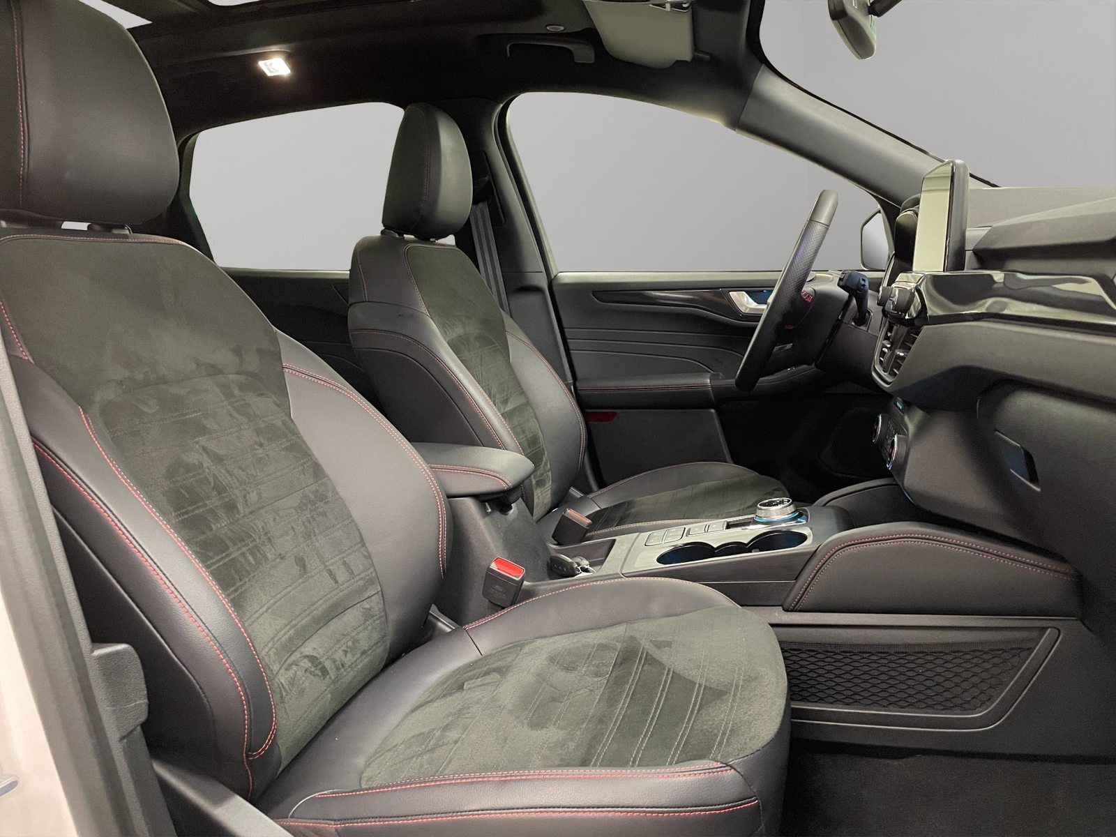 FORD Kuga 2.5 Plug-in Hybrid ST-Line X, Hybride Rechargeable Essence/Électricité, Occasion / Utilisé, Automatique - 4