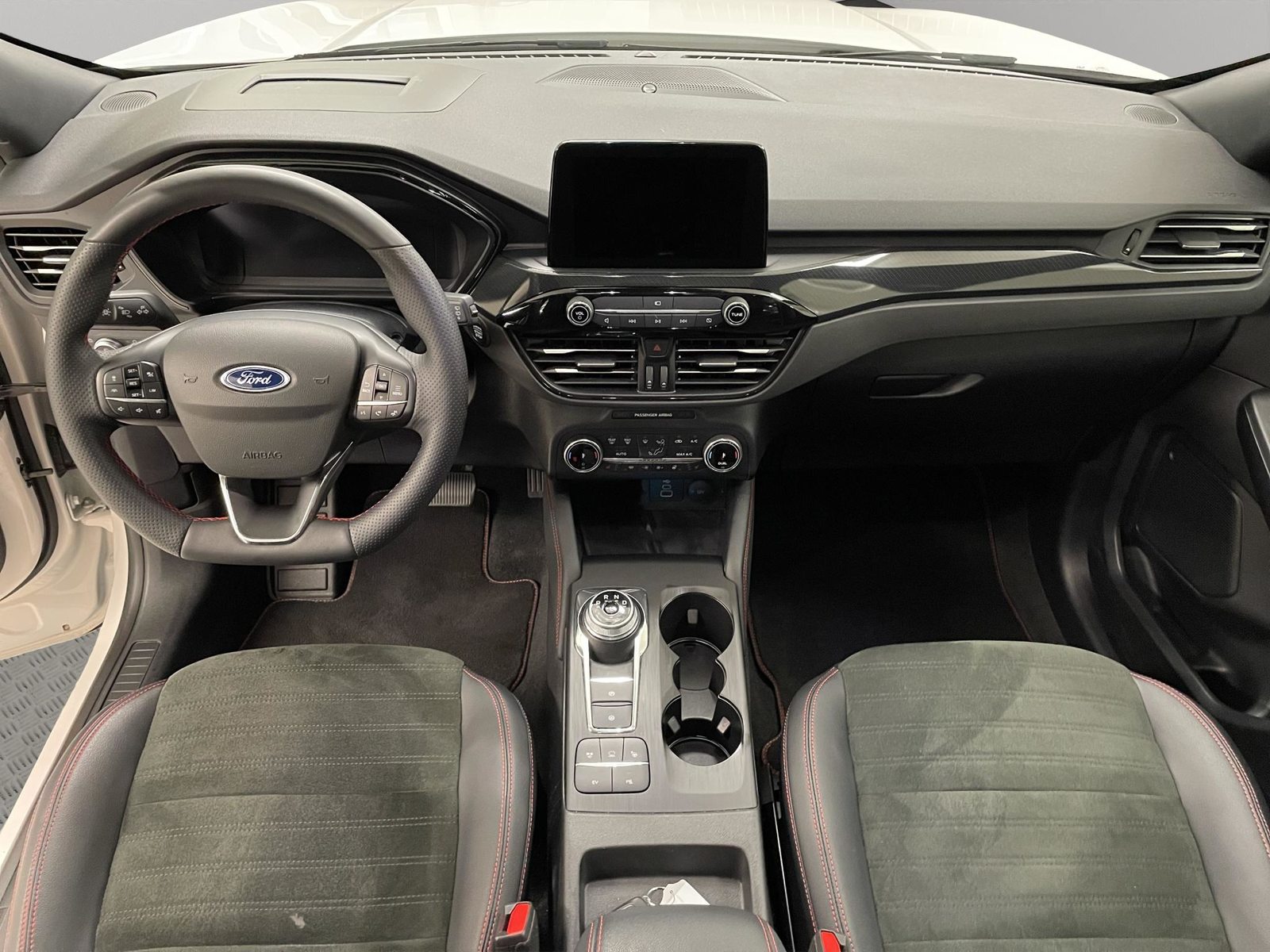 FORD Kuga 2.5 Plug-in Hybrid ST-Line X, Hybride Rechargeable Essence/Électricité, Occasion / Utilisé, Automatique - 6