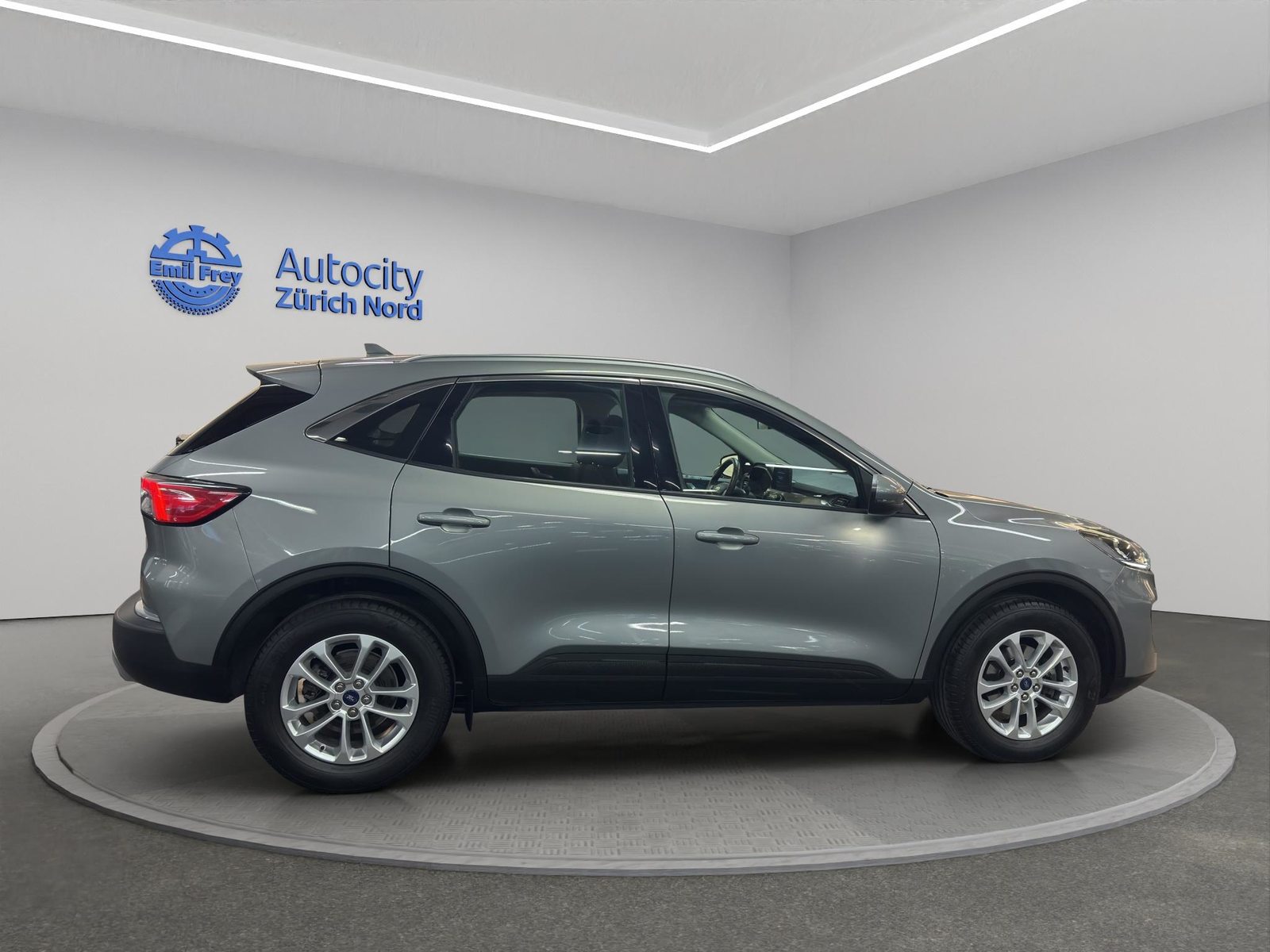 FORD Kuga 2.0 EcoBlue Titanium 4x4, Diesel, Occasion / Utilisé, Automatique - 5