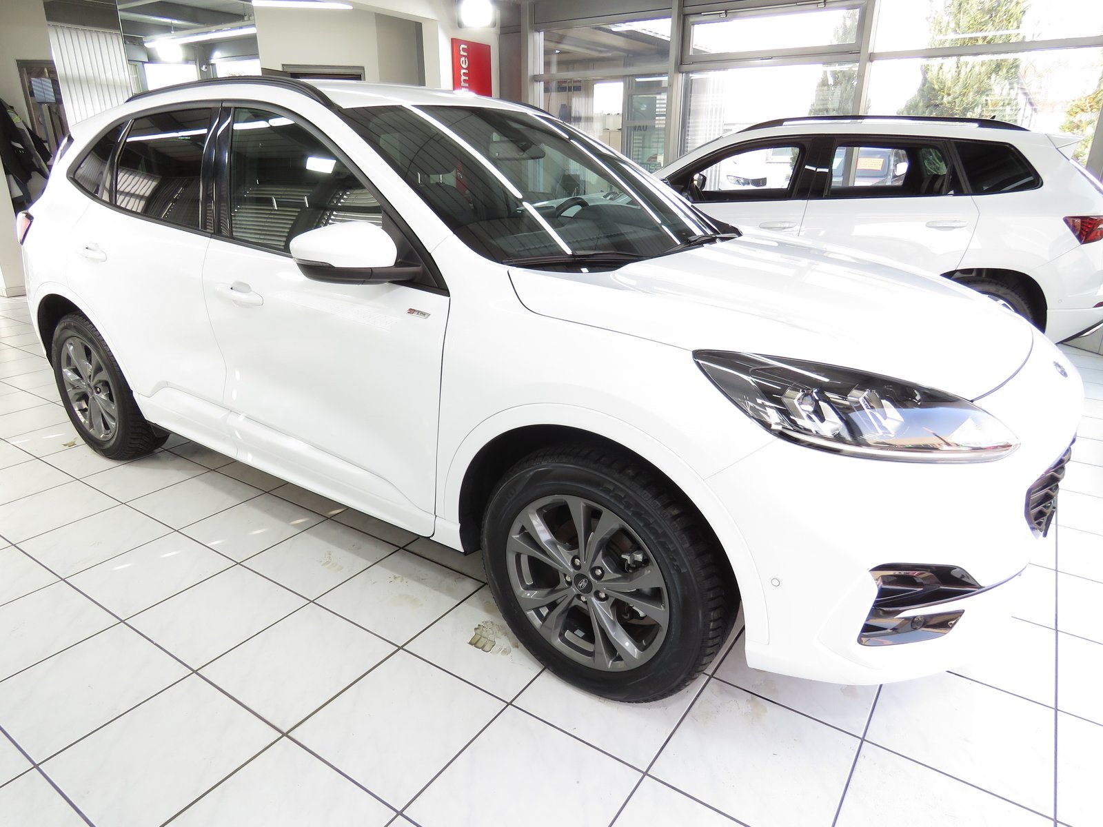 FORD Kuga 2.5 PHEV ST-Line 2WD, Plug-in-Hybrid Petrol/Electric, Second hand / Used, Automatic - 3