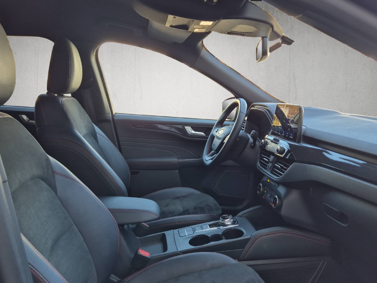 FORD Kuga 2.5 Hybrid ST-Line X 4x4, Voll-Hybrid Benzin/Elektro, Occasion / Gebraucht, Automatik - 7