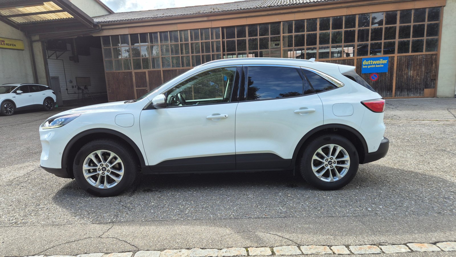 FORD Kuga 2.5 PHEV Titanium 2WD, Hybride Rechargeable Essence/Électricité, Occasion / Utilisé, Automatique - 3