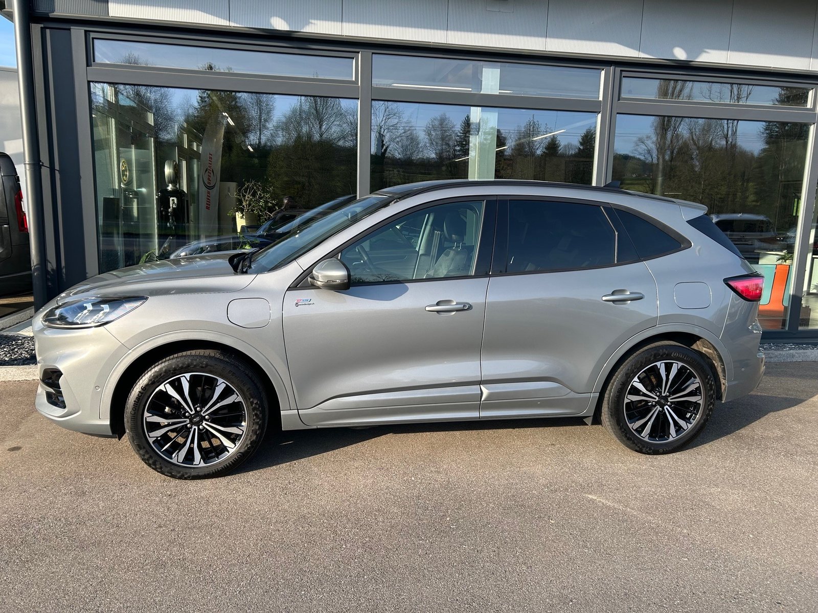 FORD Kuga 2.5 PHEV ST-Line X 2WD, Plug-in-Hybrid Benzin/Elektro, Occasion / Gebraucht, Automatik - 4