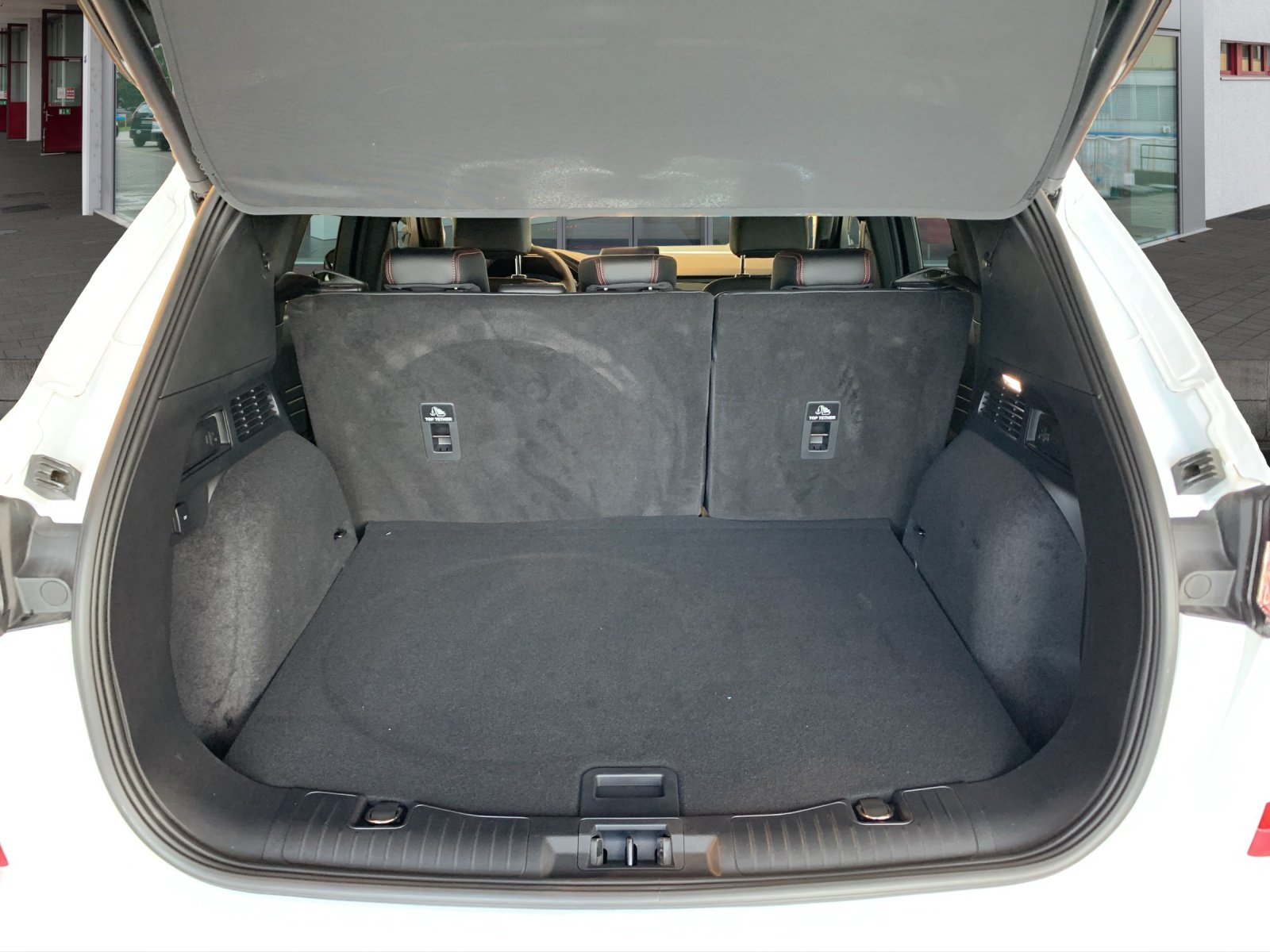 FORD Kuga 2.5 Plug-in Hybrid ST-Line X, Plug-in-Hybrid Petrol/Electric, Second hand / Used, Automatic - 7