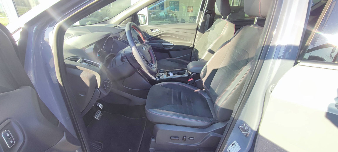 FORD Kuga 2.0 TDCi 180 ST-Line 4x4, Diesel, Occasion / Gebraucht, Automatik - 7