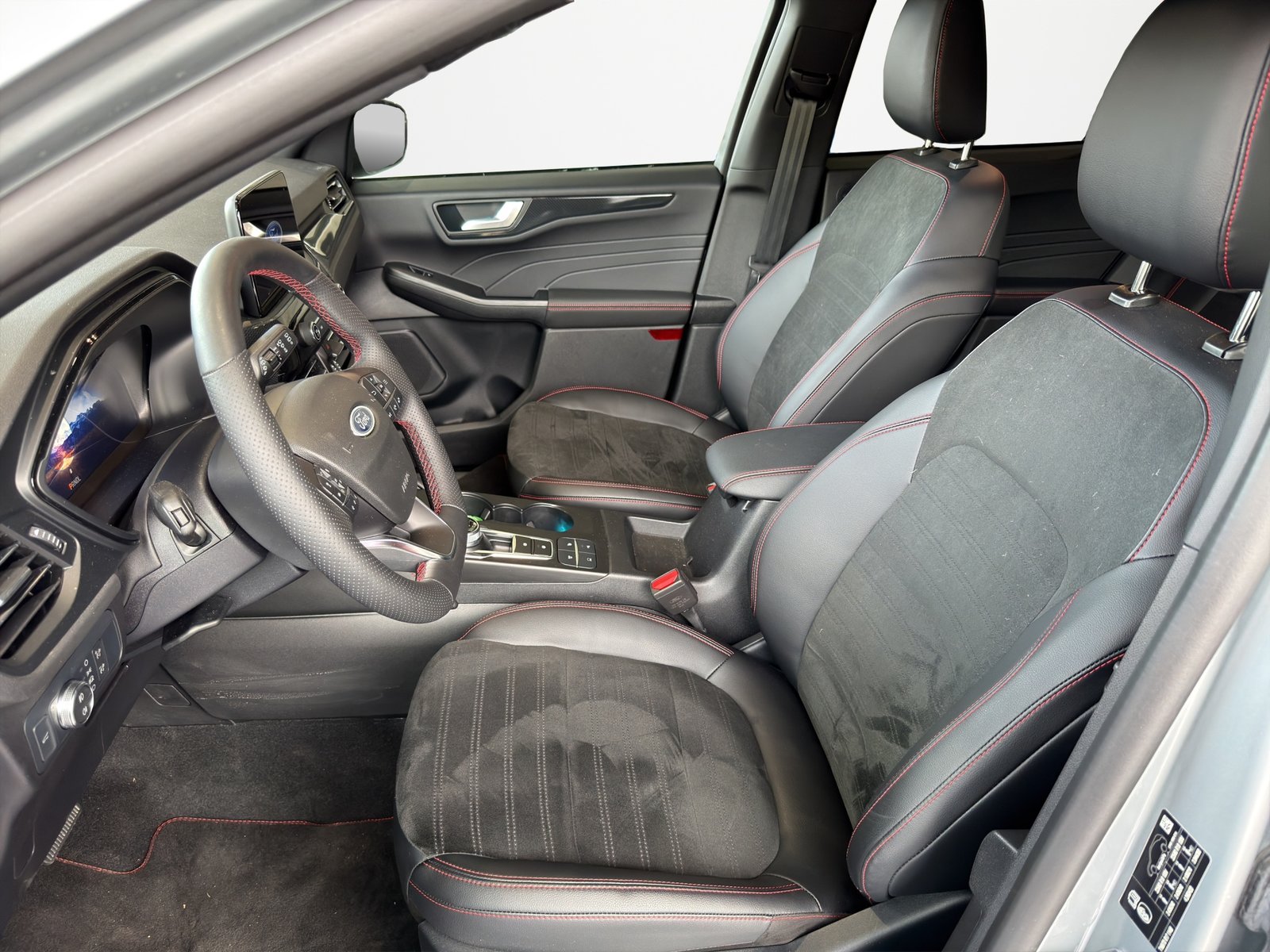 FORD Kuga 2.5 FHEV ST-Line X 4WD, Voll-Hybrid Benzin/Elektro, Occasion / Gebraucht, Automatik - 6