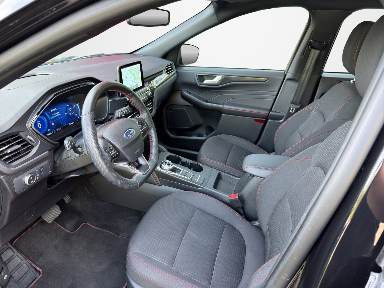 FORD Kuga 2.5 FHEV ST-Line 4WD, Voll-Hybrid Benzin/Elektro, Occasion / Gebraucht, Automatik - 7