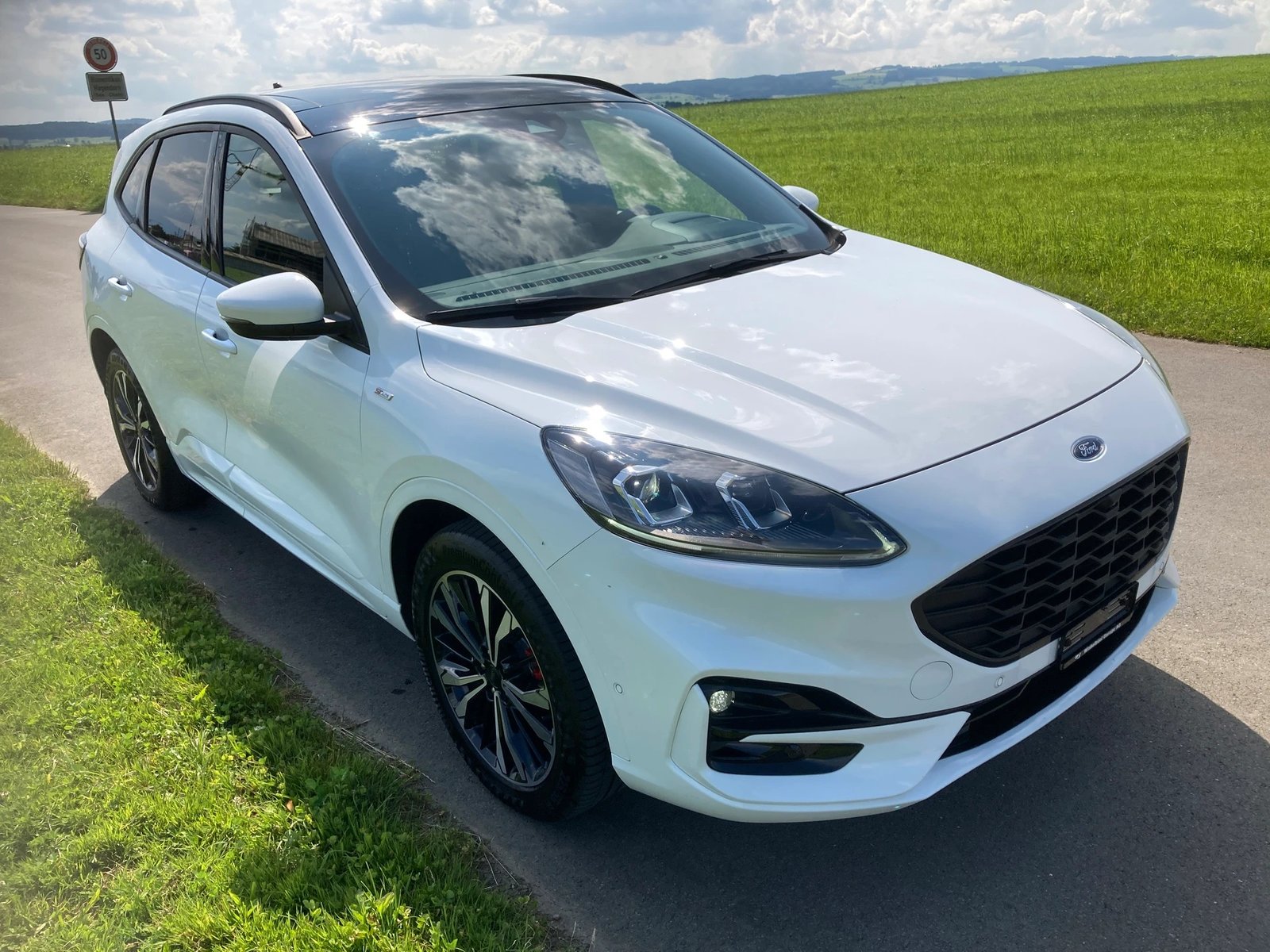 FORD Kuga 2.5 FHEV ST-Line X 4WD, Hybride Intégral Essence/Électricité, Occasion / Utilisé, Automatique - 2