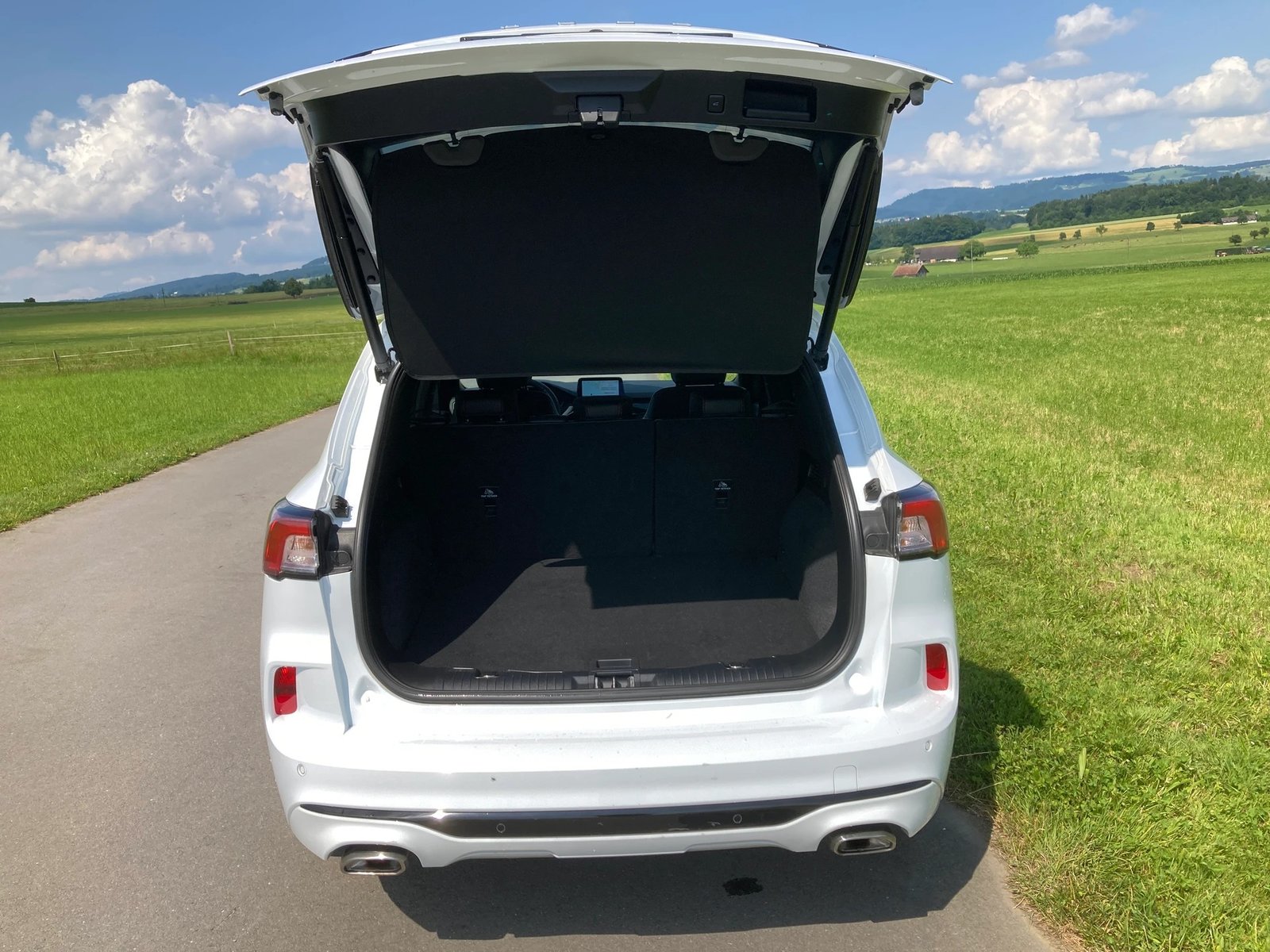 FORD Kuga 2.5 FHEV ST-Line X 4WD, Hybride Intégral Essence/Électricité, Occasion / Utilisé, Automatique - 6