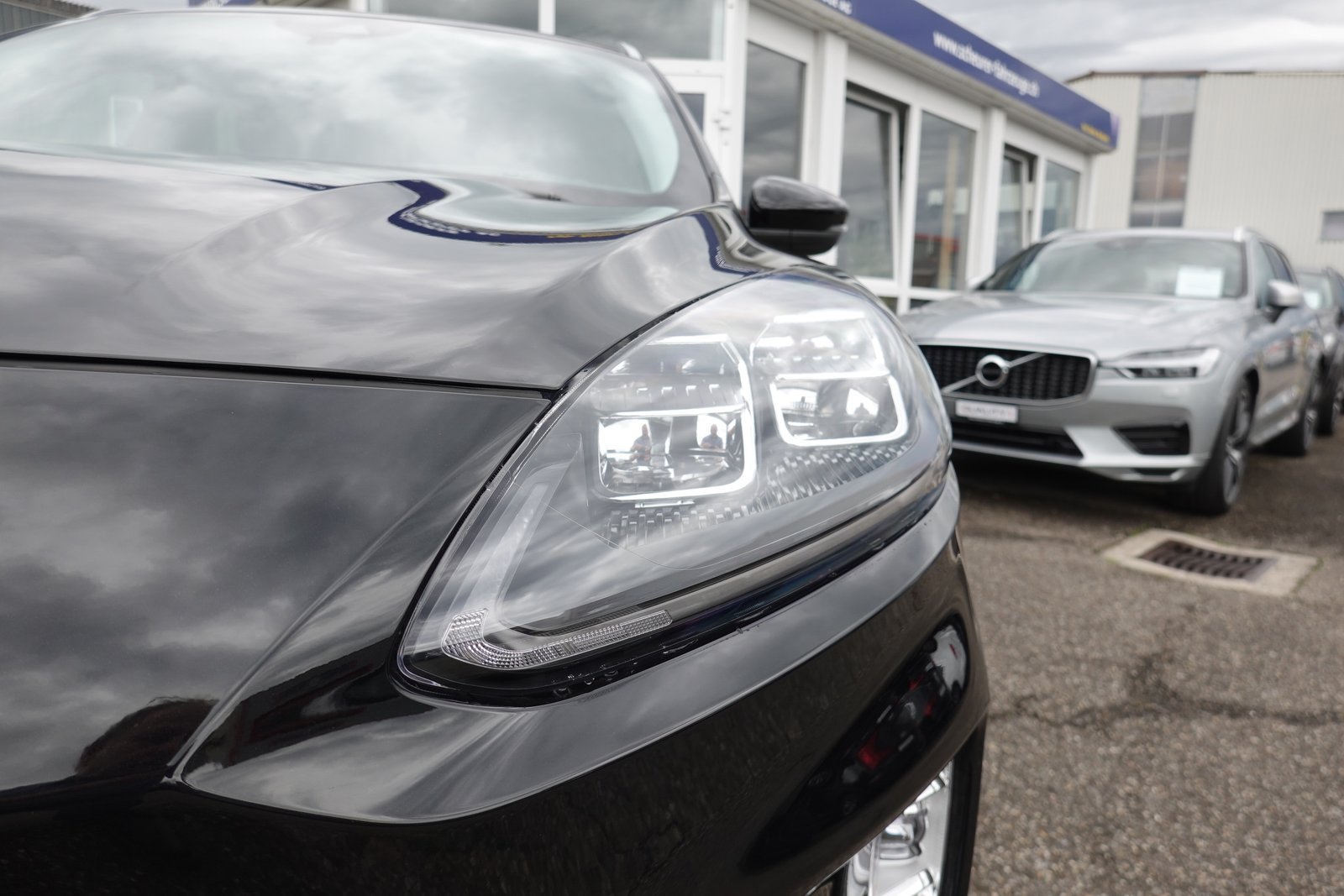FORD KUGA 2.5 FHEV - TITANIUM X - 4WD, Hybride Integrale Benzina/Elettrica, Occasioni / Usate, Automatico - 7
