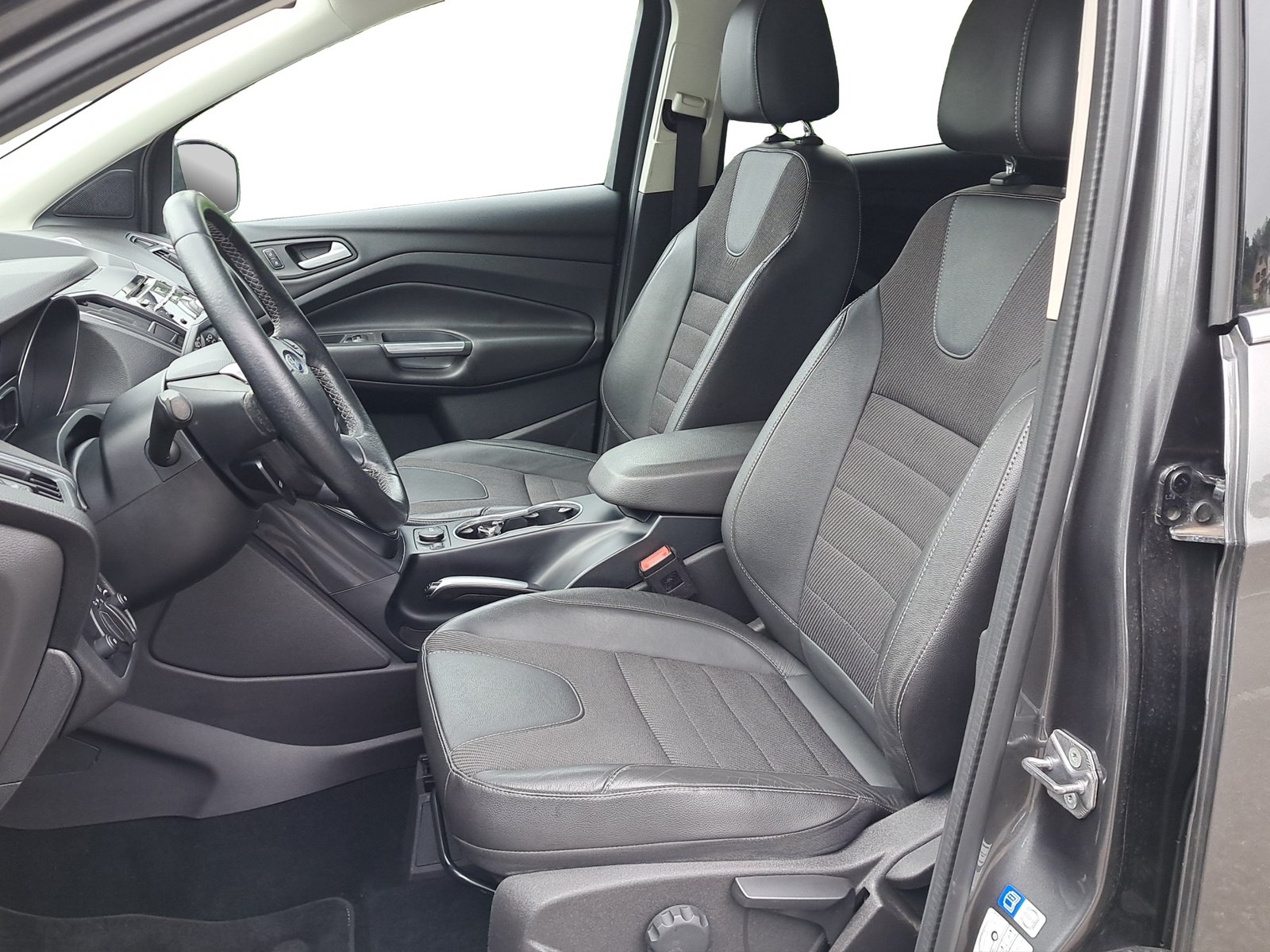FORD Kuga 2.0 TDCi Titanium 4WD PowerShift *Anhängerkupplun, Diesel, Second hand / Used, Automatic - 7