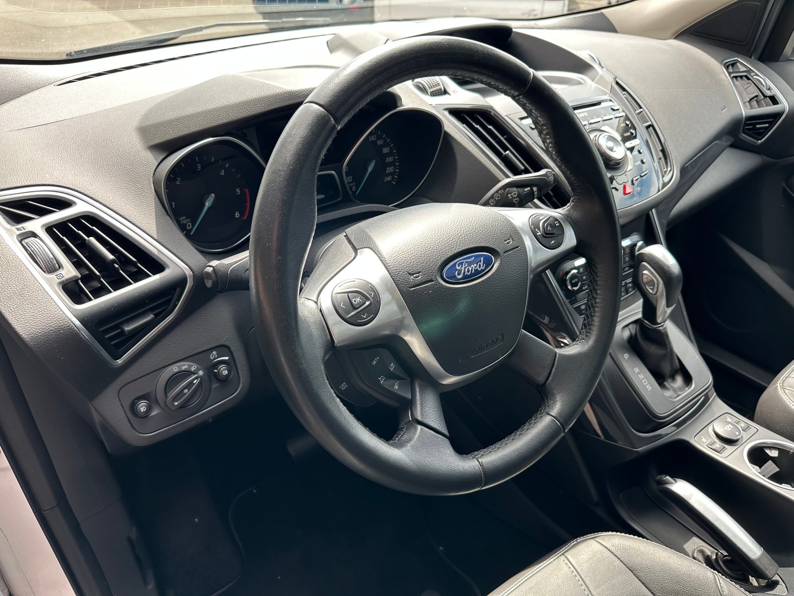 FORD Kuga 2.0 TDCi Titanium S 4WD PowerShift, Diesel, Occasion / Utilisé, Automatique - 5