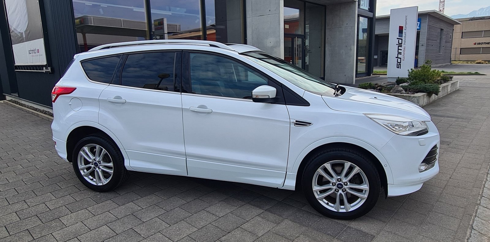 FORD Kuga 2.0 TDCi Titanium 4WD PowerShift, Diesel, Occasion / Gebraucht, Automatik - 3