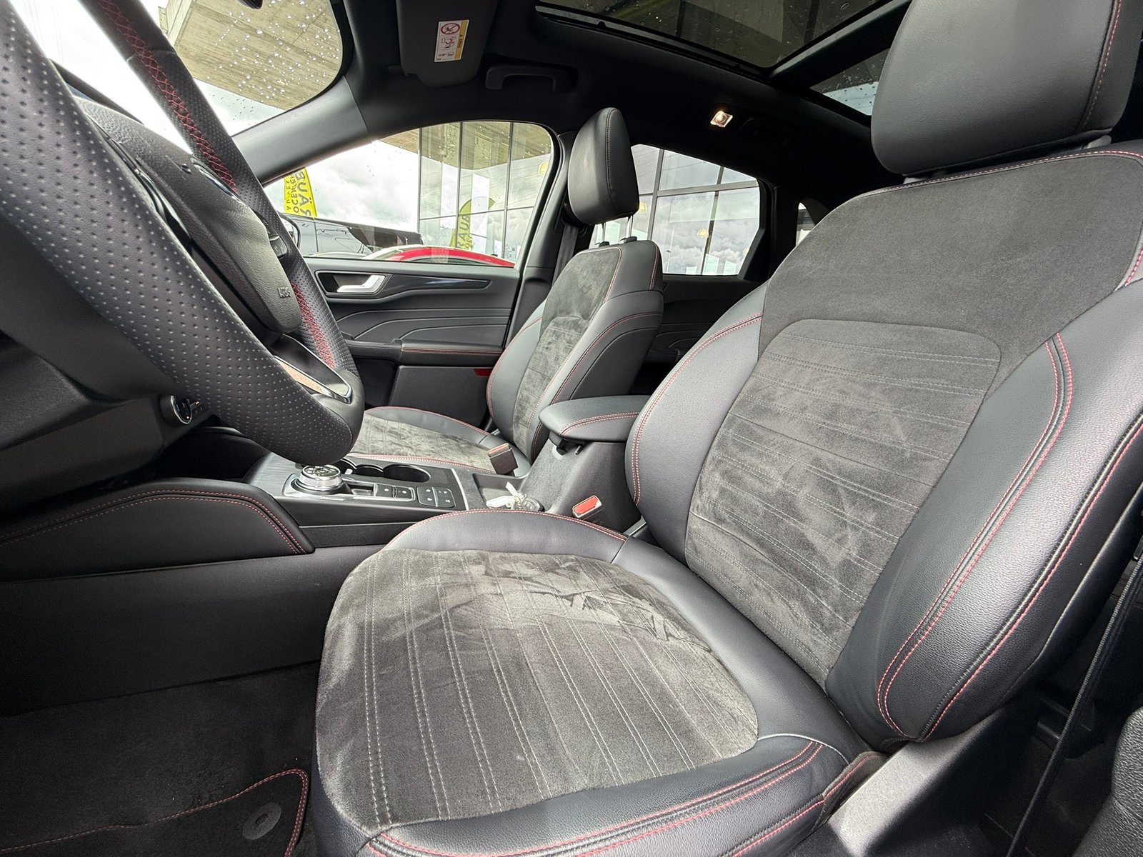 FORD Kuga 2.5 FHEV ST-Line X 4WD, Voll-Hybrid Benzin/Elektro, Occasion / Gebraucht, Automatik - 7