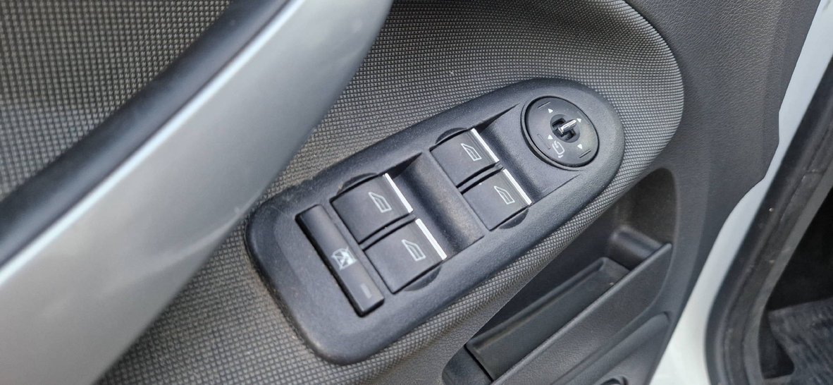 FORD Kuga 2.0 TDCi 140 Carving FPS, Diesel, Occasion / Gebraucht, Automatik - 4