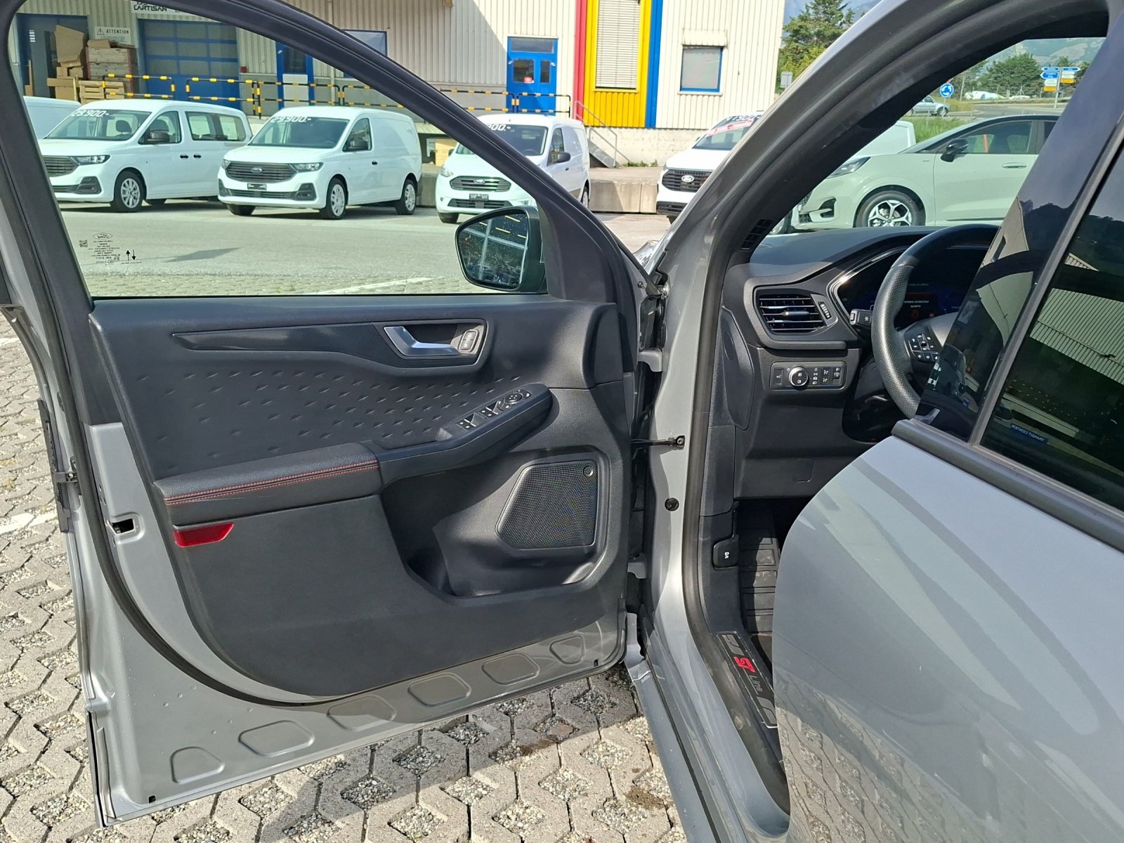 FORD Kuga 2.0 TDCi EcoBlue ST-Line 4WD Automat, Diesel, Second hand / Used, Automatic - 5