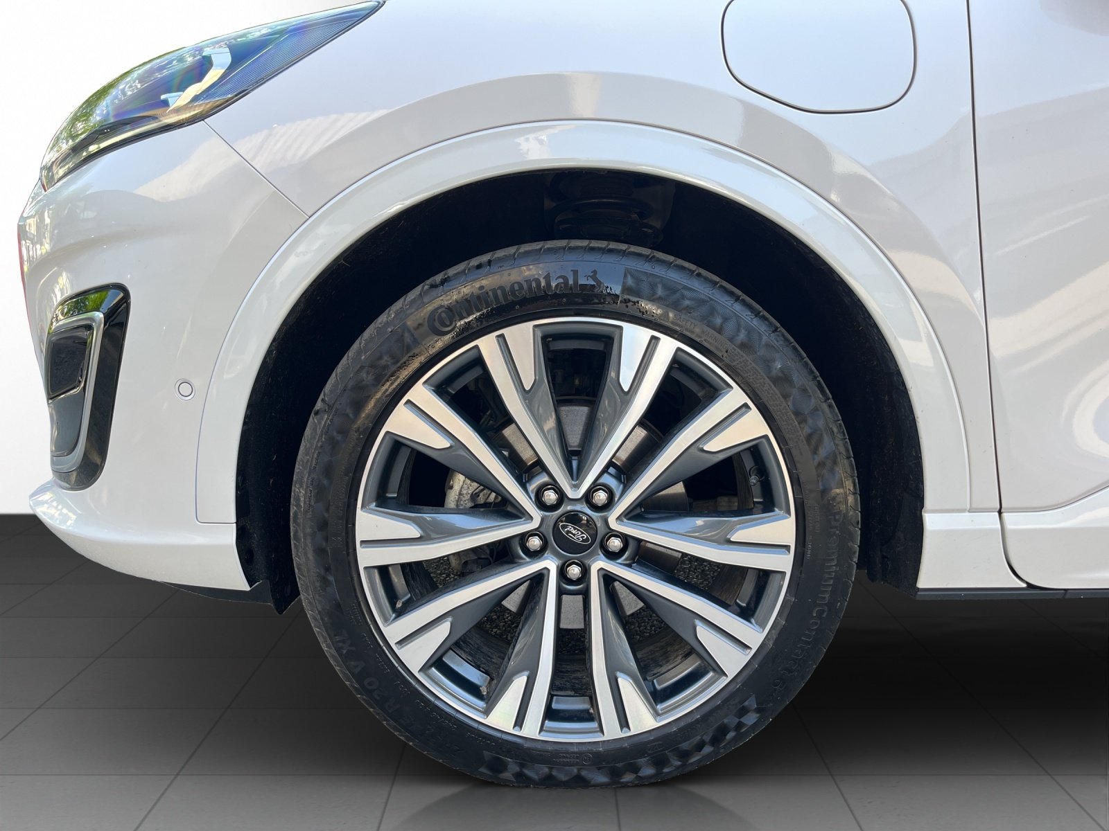 FORD Kuga 2.5 PHEV Vignale 2WD, Plug-in-Hybrid Benzin/Elektro, Occasion / Gebraucht, Automatik - 7