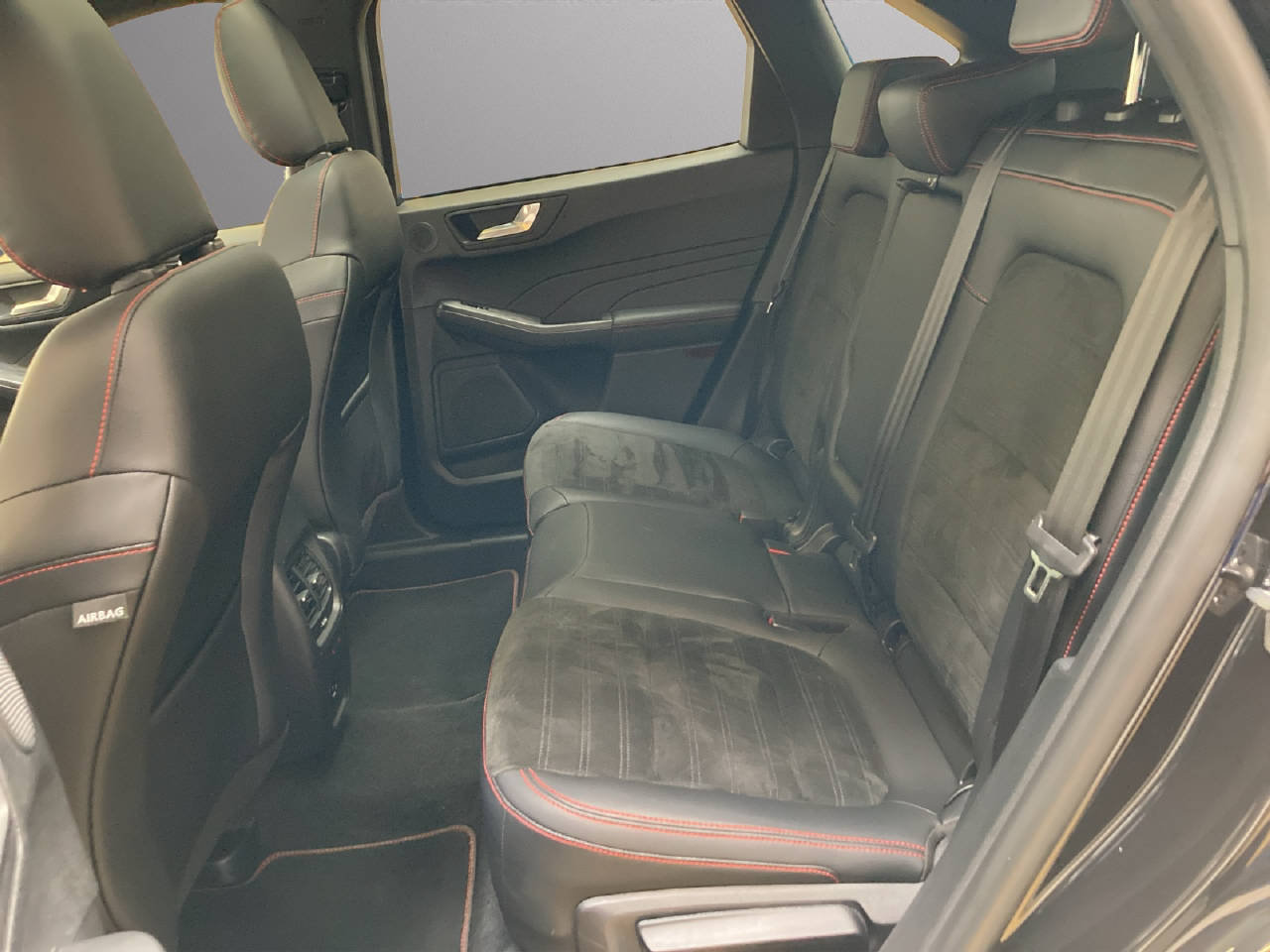 FORD Kuga 2.5 FHEV ST-Line X 4x4, Hybride Intégral Essence/Électricité, Occasion / Utilisé, Automatique - 6