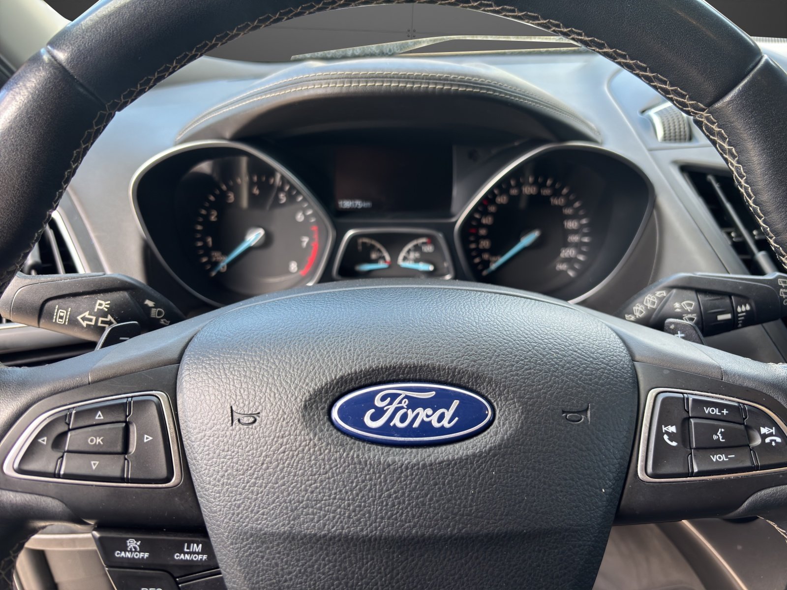 FORD Kuga 1.5 SCTi Vignale 4WD Automatic, Benzin, Occasion / Gebraucht, Automatik - 6