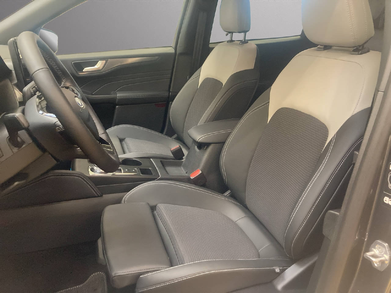 FORD Kuga 2.5 PHEV 242 PS Sound Edition, Plug-in-Hybrid Benzin/Elektro, Occasion / Gebraucht, Automatik - 5