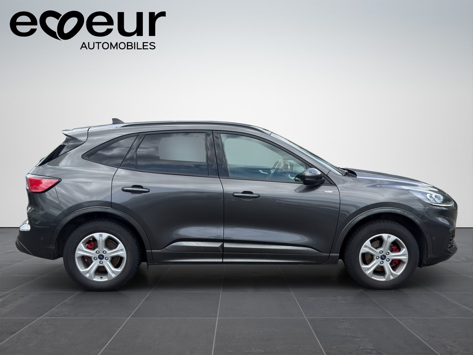 FORD Kuga 2.5 FHEV ST-Line 4WD, Voll-Hybrid Benzin/Elektro, Occasion / Gebraucht, Automatik - 7