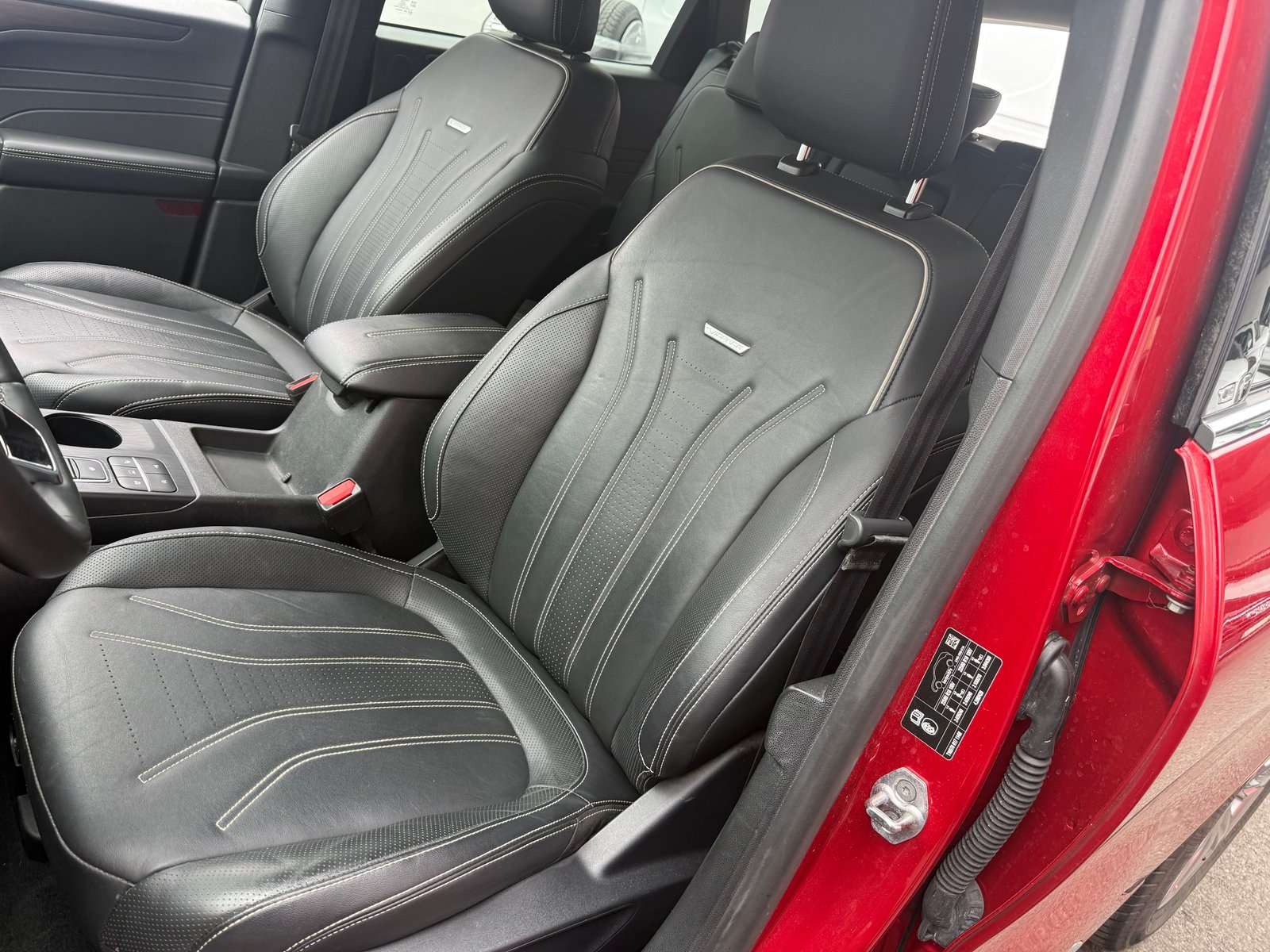 FORD Kuga 2.0 TDCi EcoBlue Vignale 4WD Automat, Diesel, Occasion / Gebraucht, Automatik - 6