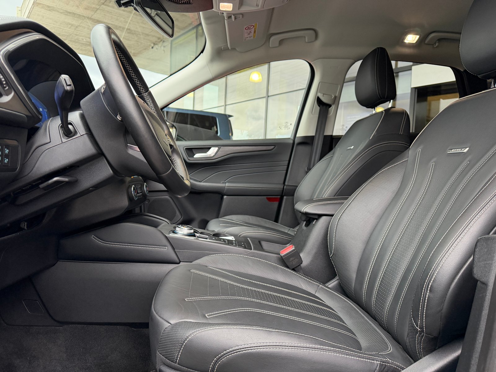 FORD Kuga 2.5 PHEV Vignale 2WD, Hybride Rechargeable Essence/Électricité, Occasion / Utilisé, Automatique - 7