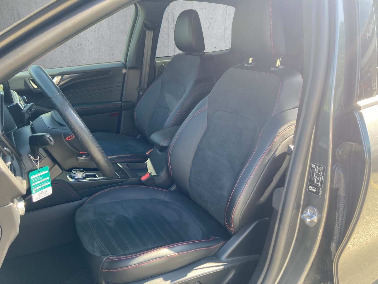 FORD Kuga 2.5 Hybrid ST-Line X 4x4, Voll-Hybrid Benzin/Elektro, Occasion / Gebraucht, Automatik - 6