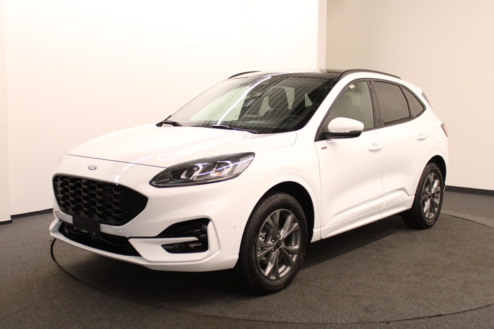 FORD Kuga 2.5 Hybrid ST-Line X 4x4