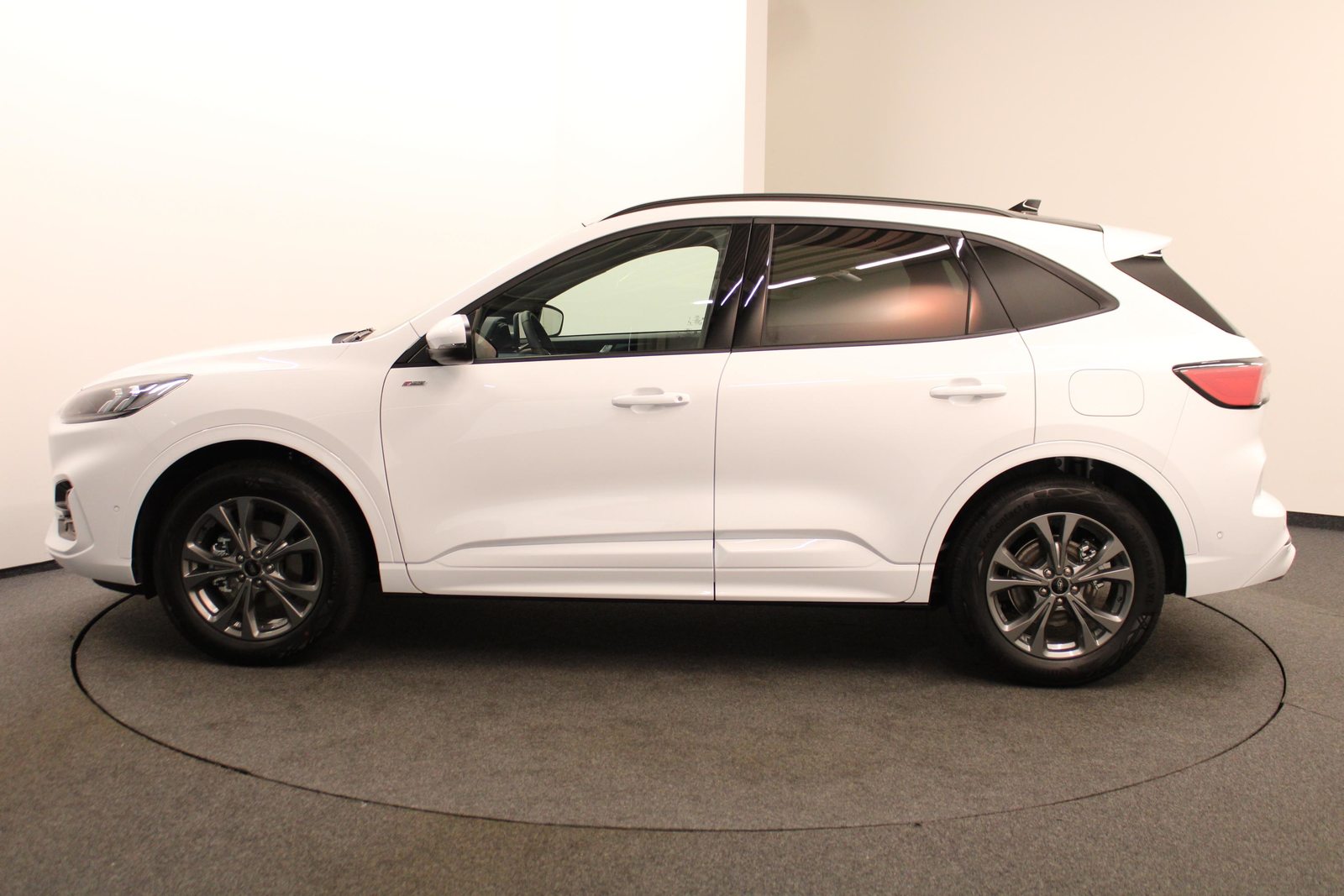 FORD Kuga 2.5 Hybrid ST-Line X 4x4, Full-Hybrid Petrol/Electric, Second hand / Used, Automatic - 4