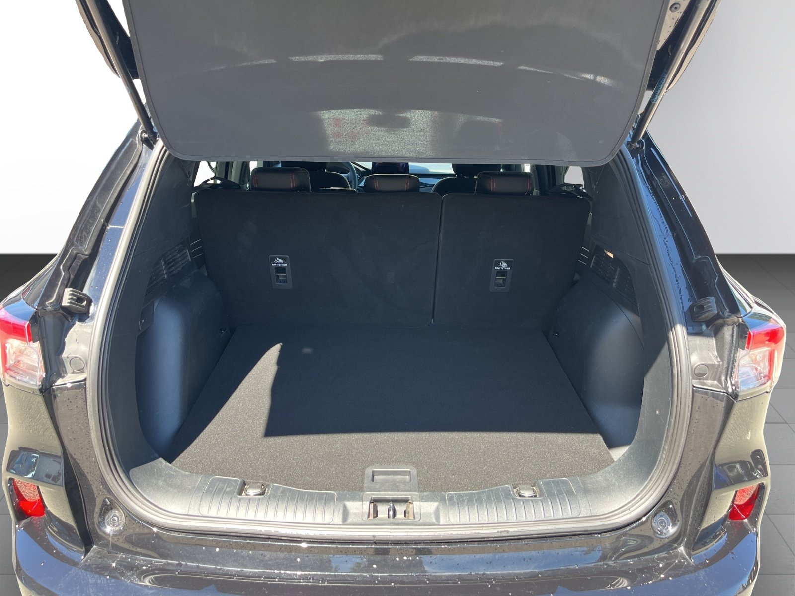 FORD Kuga 2.5 PHEV ST-Line 2WD, Plug-in-Hybrid Benzin/Elektro, Occasion / Gebraucht, Automatik - 6