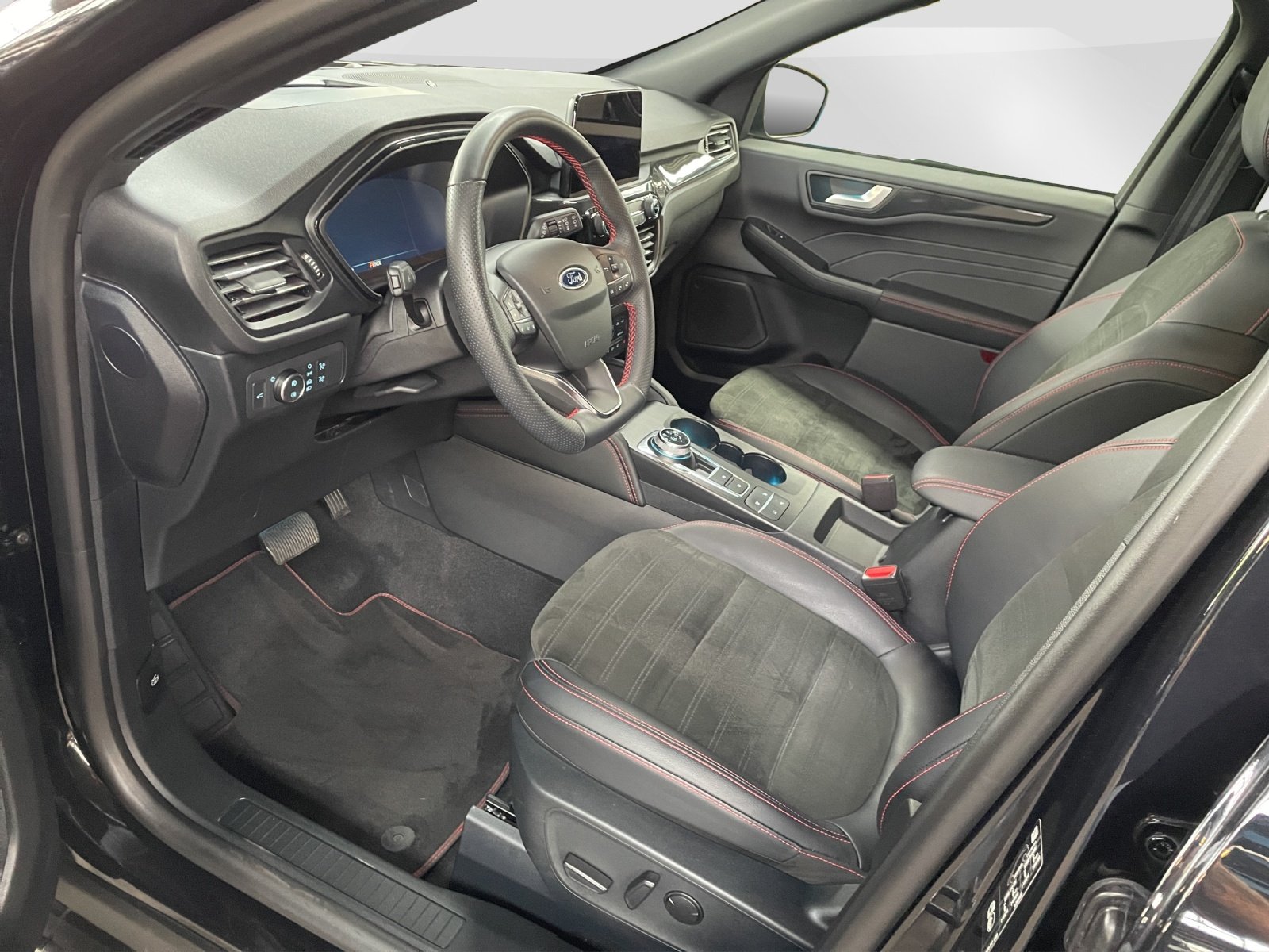 FORD Kuga 2.5 Hybrid ST-Line X 4x4, Voll-Hybrid Benzin/Elektro, Occasion / Gebraucht, Automatik - 7
