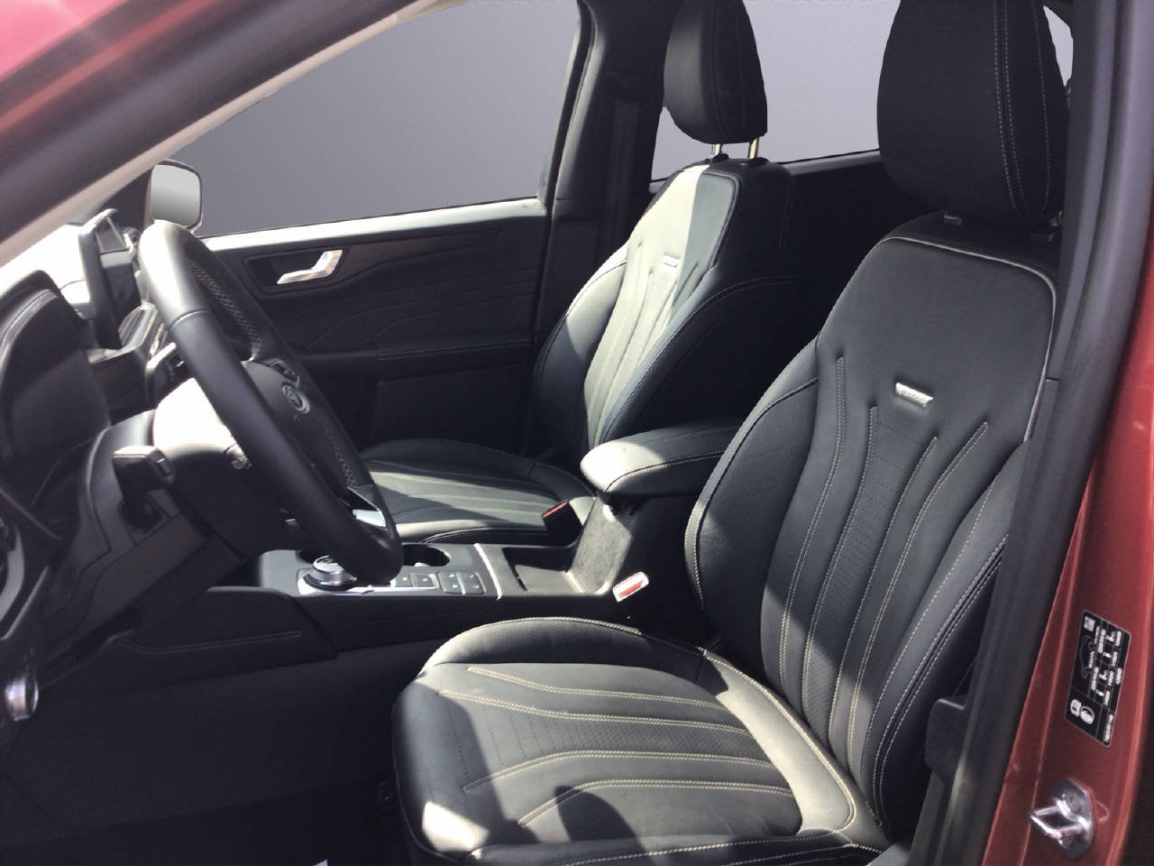 FORD Kuga 2.5 FHEV Vignale 190 PS 4x4, Full-Hybrid Petrol/Electric, Second hand / Used, Automatic - 5