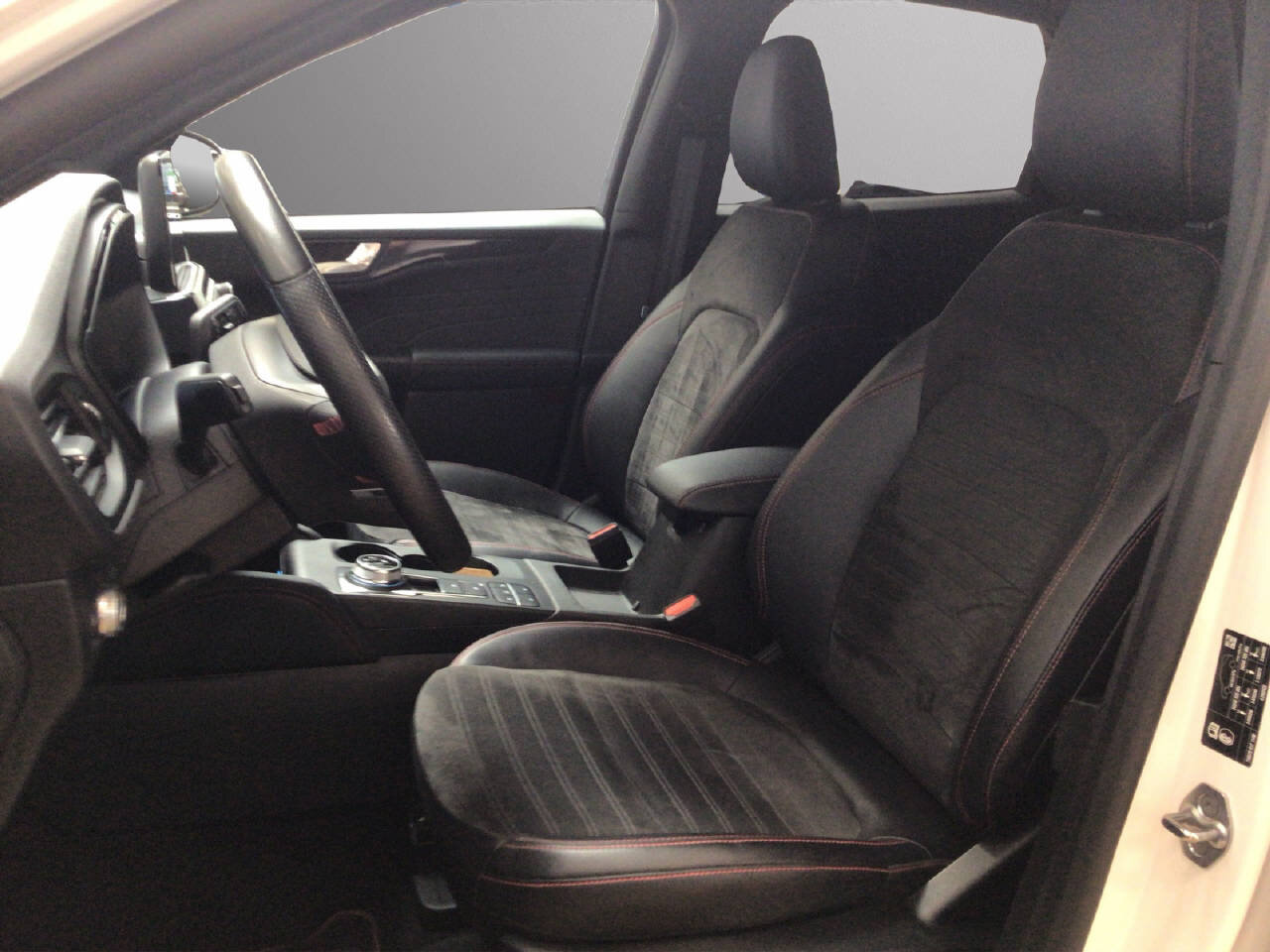 FORD Kuga 2.5 PHEV 225 PS ST-Line X, Hybride Rechargeable Essence/Électricité, Occasion / Utilisé, Automatique - 5