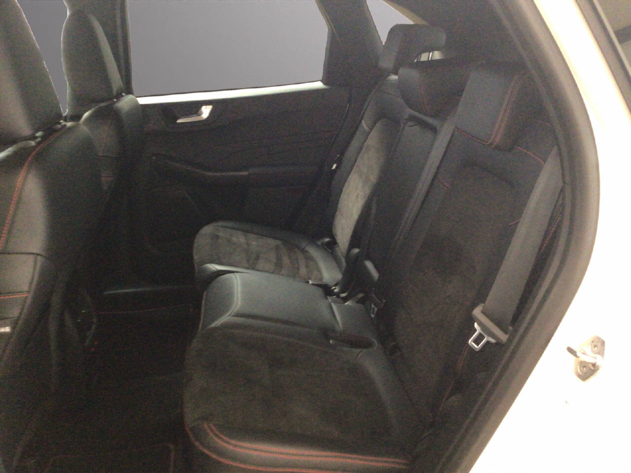 FORD Kuga 2.5 PHEV 225 PS ST-Line X, Hybride Rechargeable Essence/Électricité, Occasion / Utilisé, Automatique - 6