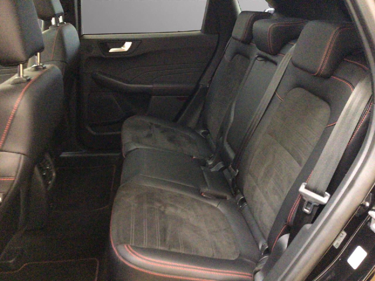 FORD Kuga 2.5 FHEV 190 PS ST-Line X 4x4, Voll-Hybrid Benzin/Elektro, Occasion / Gebraucht, Automatik - 6