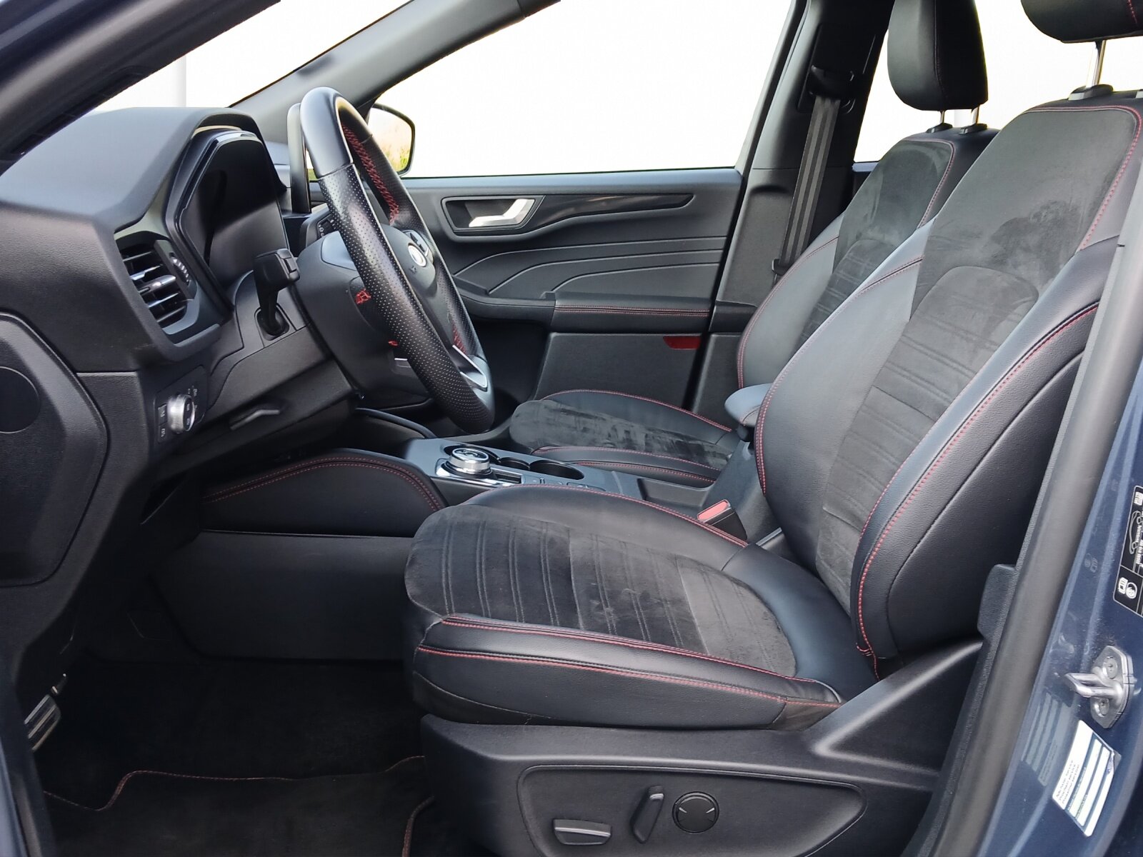 FORD Kuga 2.5 Plug-in Hybrid ST-Line X, Plug-in-Hybrid Benzin/Elektro, Occasion / Gebraucht, Automatik - 6